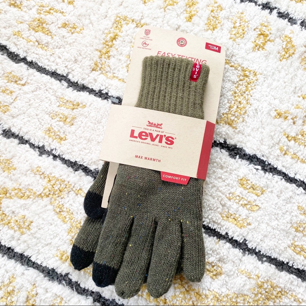 Levi’s Max warmth knit gloves
